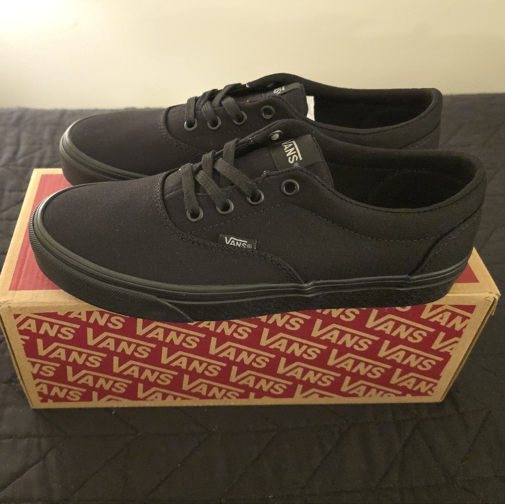 NEW IN BOX Vans Black Canvas Sneakers Size 8.5 Women's/7 Men's